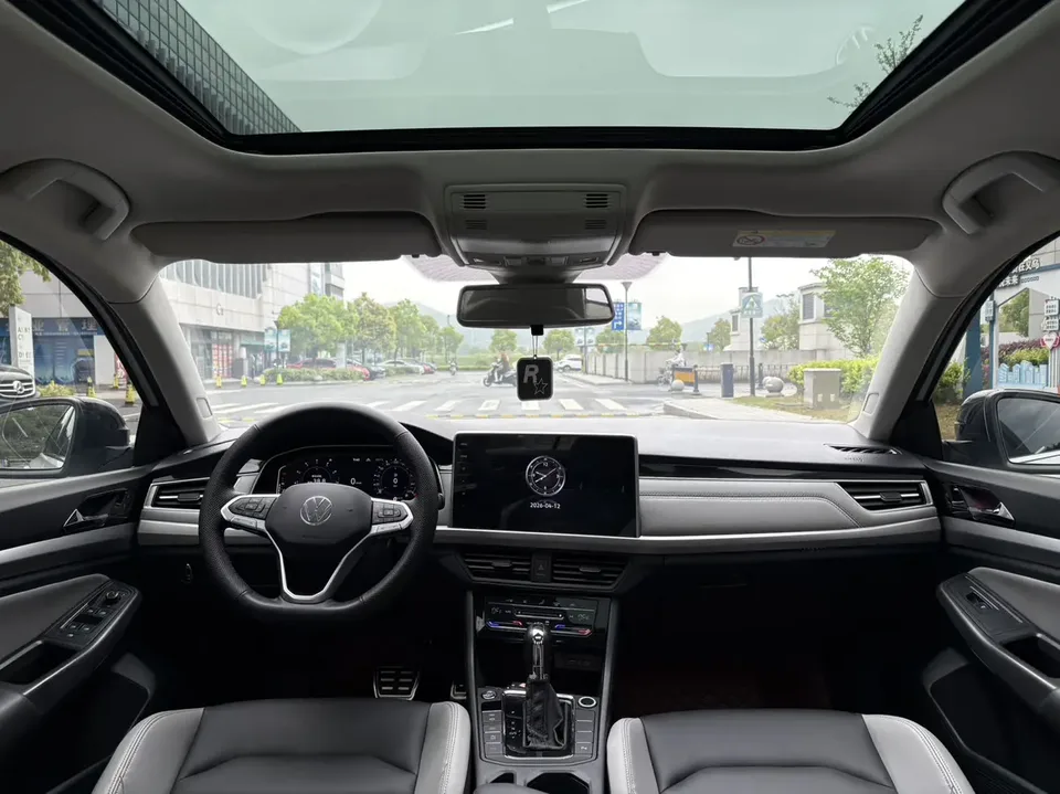 Volkswagen Bora 300TSI DSG Premium Edition 2023 — миниатюра 5