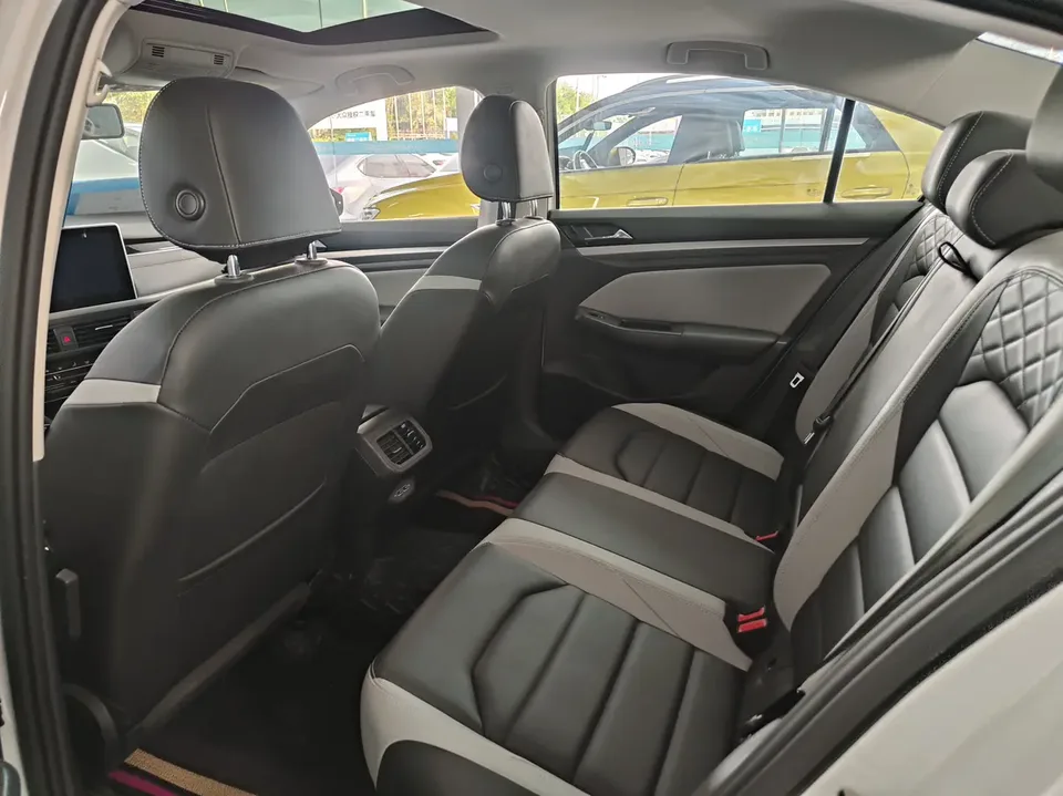 Volkswagen Bora 300TSI DSG Premium Edition 2024 — миниатюра 3