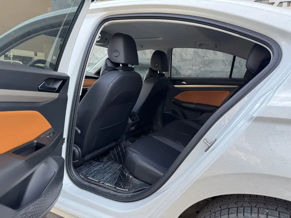 Volkswagen Bora 280TSI DSG Comfort Edition 2023 — миниатюра 3