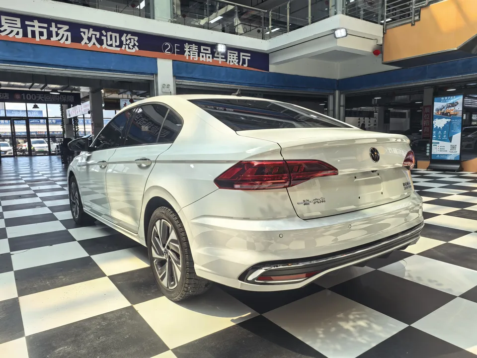 Volkswagen Bora Bora 2023 200TSI DSG Joy Travel PRO Edition 2023 — thumbnail 4