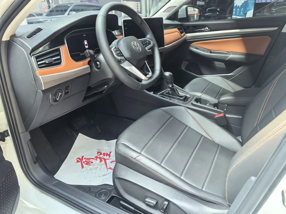 Volkswagen Bora Bora 2023 200TSI DSG Joy Travel PRO Edition 2023 — thumbnail 5