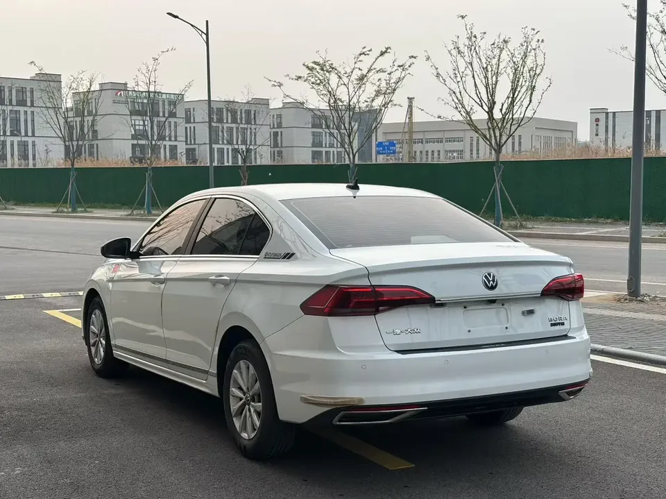 Volkswagen Bora Bora 2021 1.5L Automatic Fashion Smart Edition 2022 — thumbnail 4