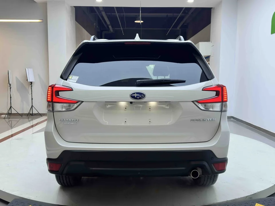 Subaru Forester FORESTER 2022 2.0i AWD Deluxe Edition EyeSight 2023 — миниатюра 2