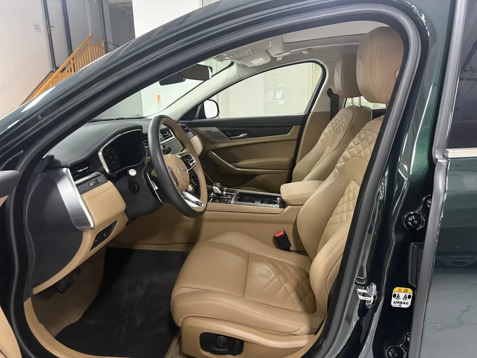 Jaguar XFL 2.0T P250 2WD Premium Luxury Edition 2024 — миниатюра 4