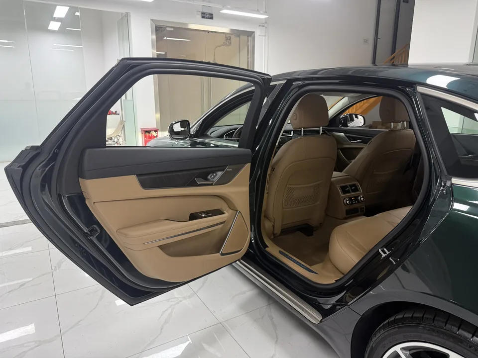 Jaguar XFL 2.0T P250 2WD Premium Luxury Edition 2024 — миниатюра 5
