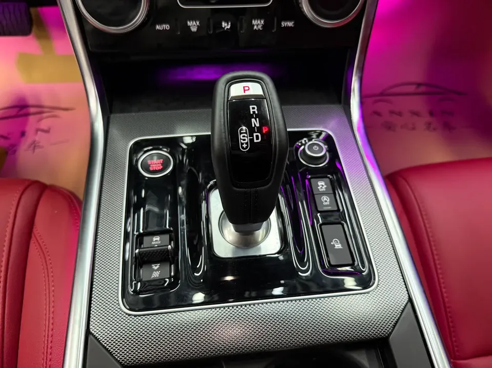 Jaguar XEL XEL 2021 2.0T 250PS R-DYNAMIC S aggressive sports version 2022 — thumbnail 4