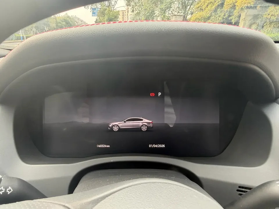 Jaguar XEL Jaguar XEL 2024 2.0T 250PS R-DYNAMIC S aggressive sports version 2025 — миниатюра 4