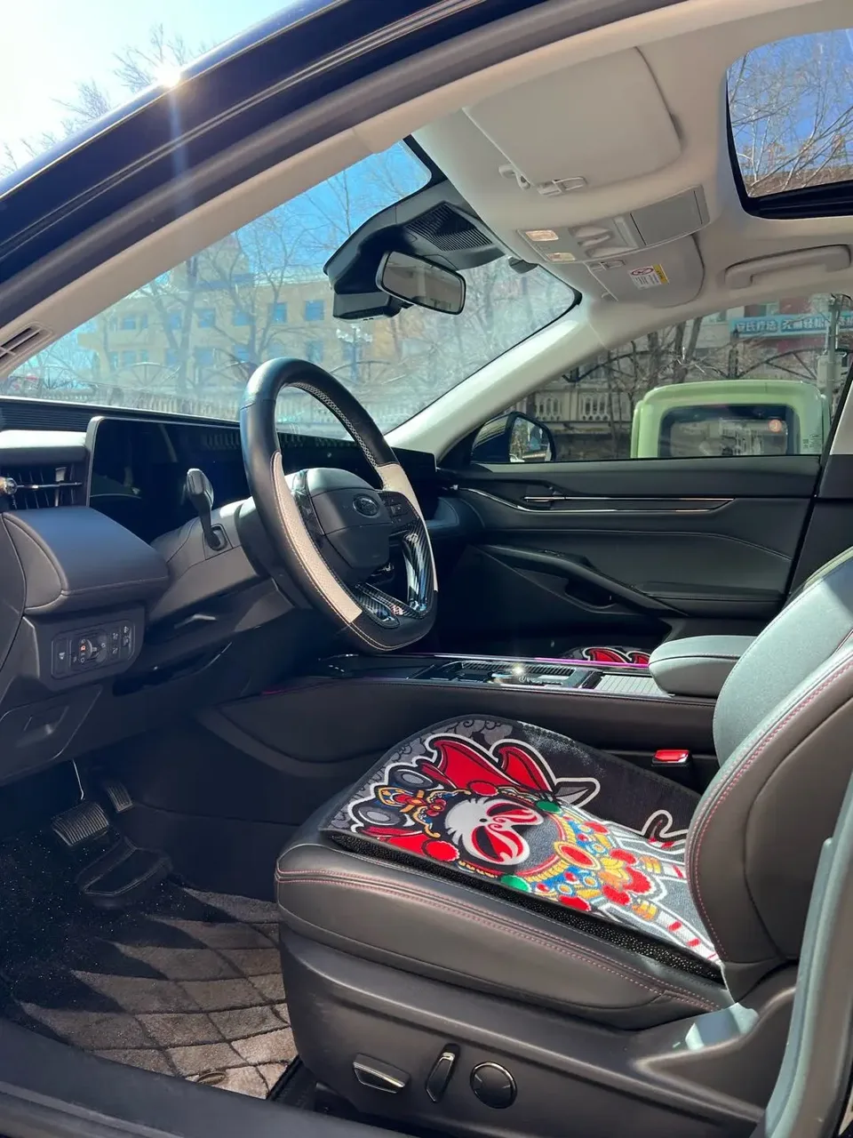 Ford Mondeo facelift EcoBoost 245 luxury model 2023 — миниатюра 5