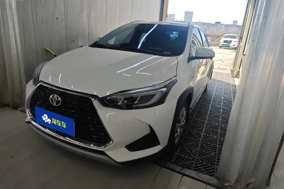 Toyota Yaris L 2022