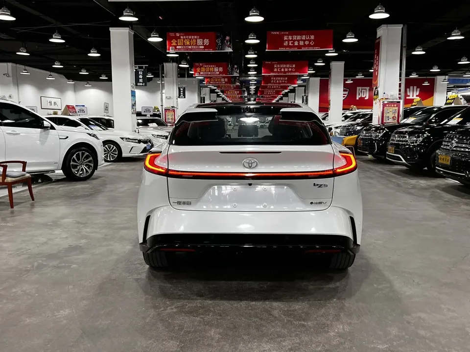 Toyota bZ5 550 PRO Smart Edition 2026 — миниатюра 2