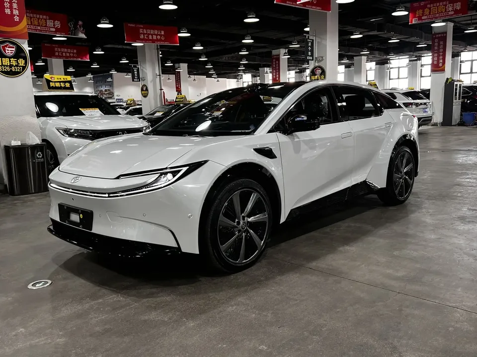 Toyota bZ5 2026