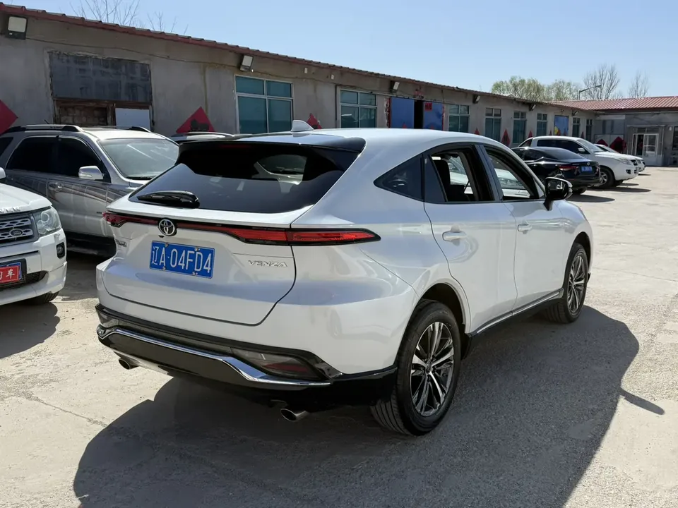 Toyota Venza 2.0L CVT two-wheel drive luxury version 2023 — миниатюра 2