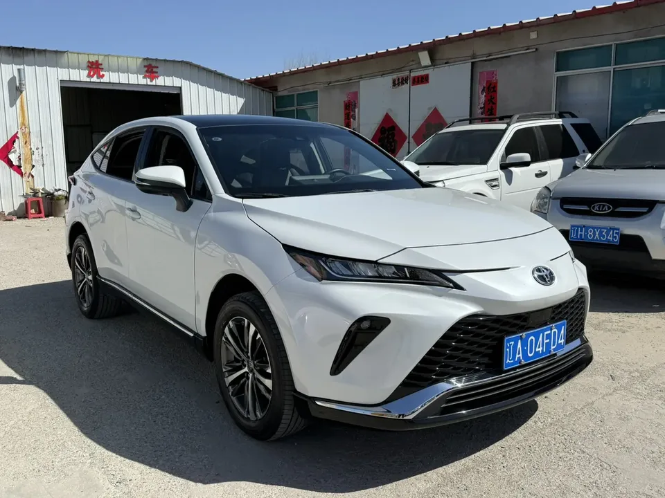 Toyota Venza 2.0L CVT two-wheel drive luxury version 2023 — миниатюра 3