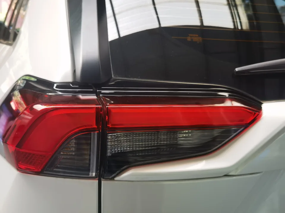 Toyota RAV4 2.0L CVT 2WD Urban Edition 2025 — миниатюра 3