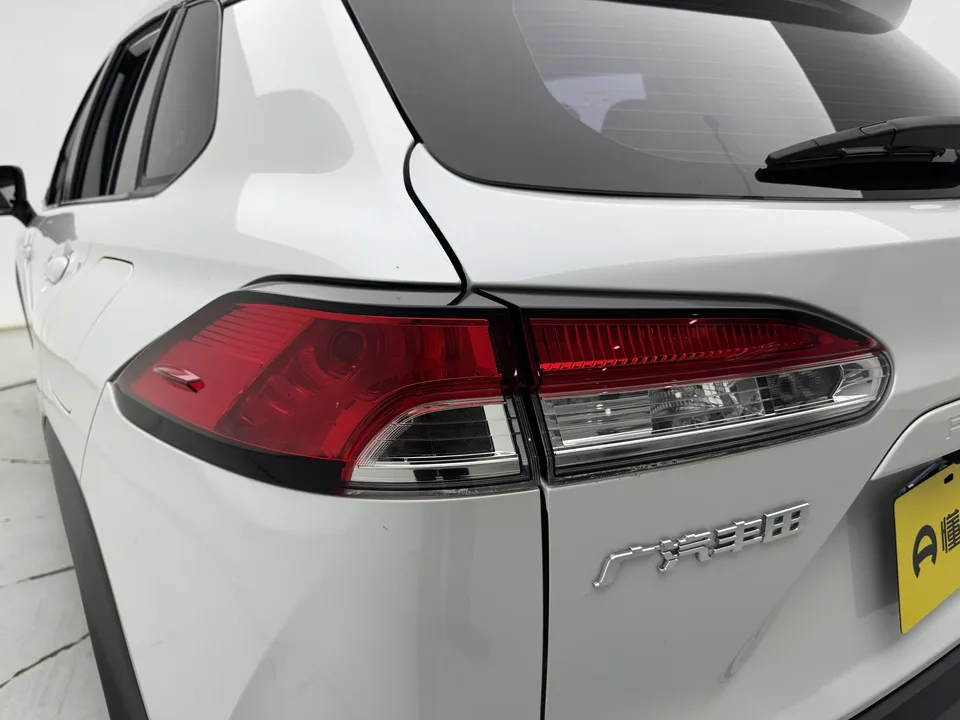 Toyota Frontlander 2.0L CVT Leading Edition 2023 — миниатюра 2