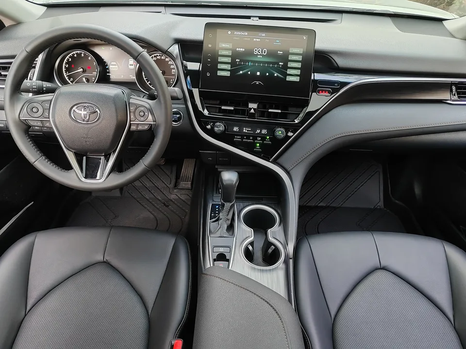 Toyota Camry 2.0G Deluxe Edition 2023 — миниатюра 5