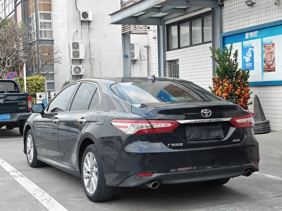 Toyota Camry 2.0G Deluxe Edition 2022 — миниатюра 4