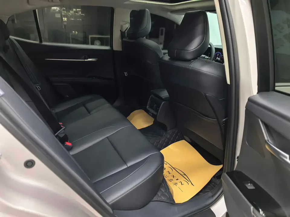 Toyota Camry 2.0E Elite Edition 2025 — миниатюра 3