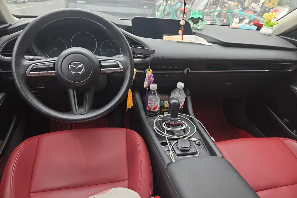 Mazda Axela 2.0L Automatic Quality Edition 2023 — миниатюра 4