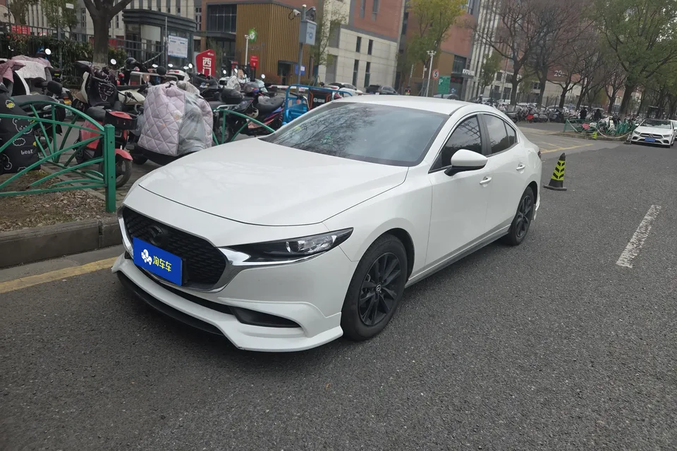 Mazda Axela 2.0L Automatic Quality Edition 2023 — фото 1, купить с доставкой в Москву