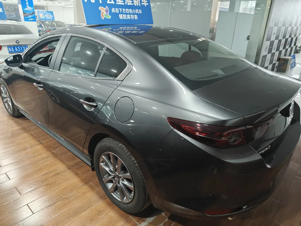 Mazda Axela Mazda3 2023 2.0L Automatic Quality Edition 2024 — thumbnail 3