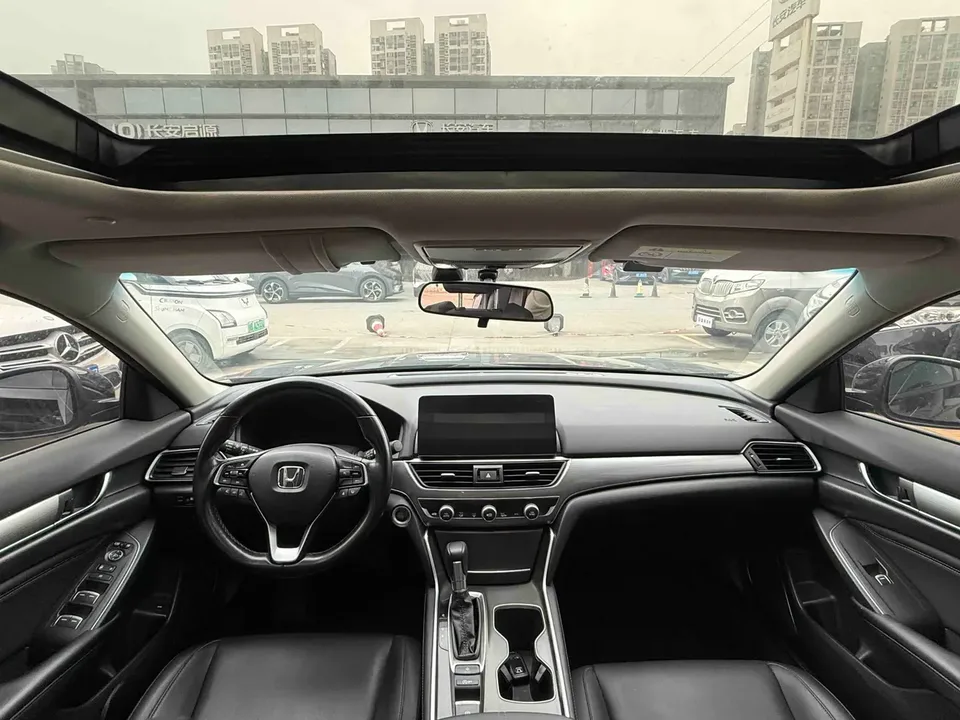 Honda Accord Accord 2022 260TURBO Deluxe Edition 2022 — миниатюра 3