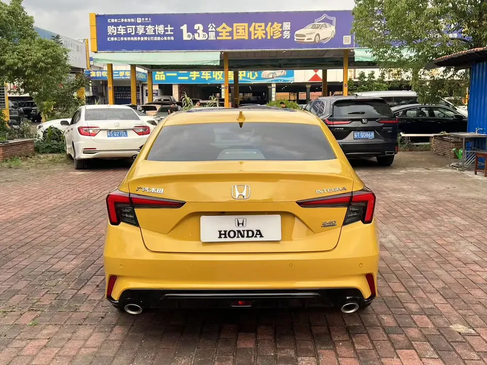 Honda Integra Stylish 2022 240TURBO CVT Exclusive Edition 2022 — миниатюра 2