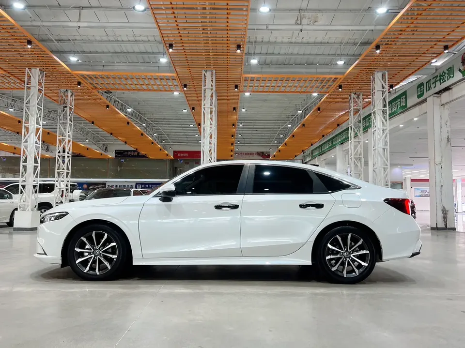 Honda Integra 240TURBO CVT Deluxe Edition 2024 — миниатюра 4