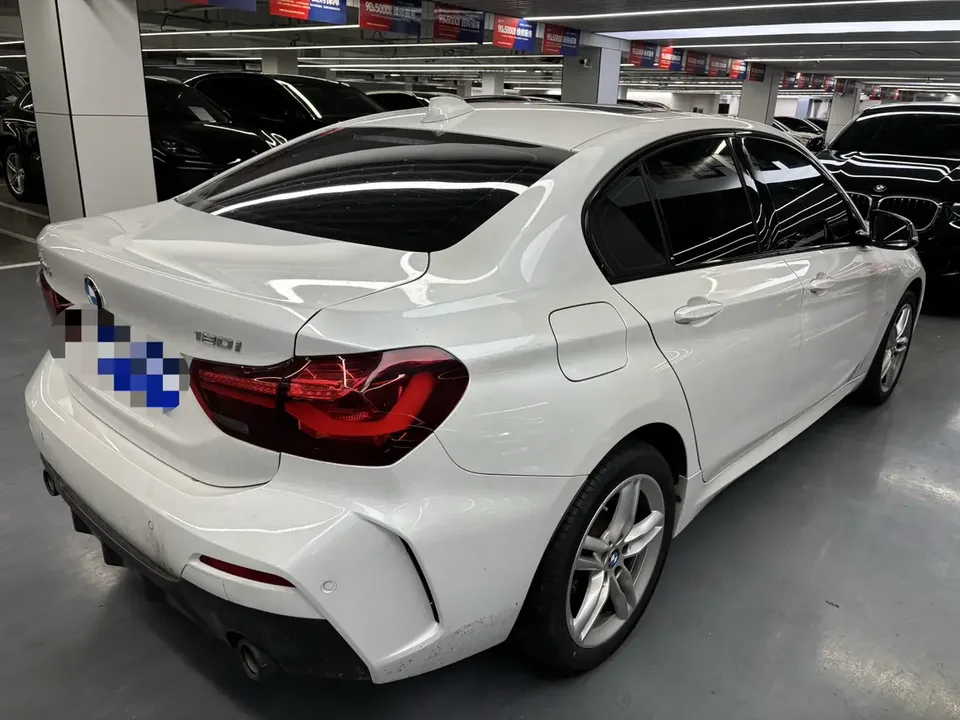BMW 1 Series BMW 1 Series 2023 120i M Sport Night Edition 2023 — миниатюра 4