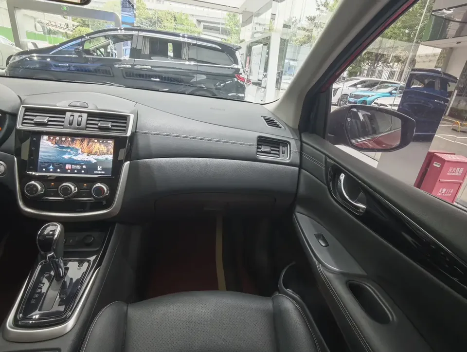 Nissan Tiida Tiida 2021 1.6L CVT Zhizun Edition 2022 — thumbnail 2