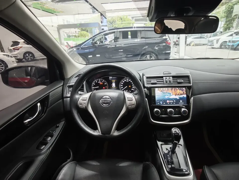 Nissan Tiida Tiida 2021 1.6L CVT Zhizun Edition 2022 — thumbnail 4