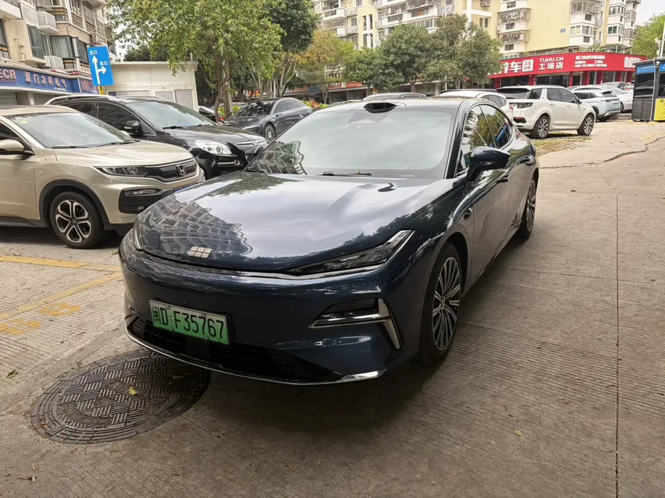 Geely Galaxy Star 8 PHEV 2025