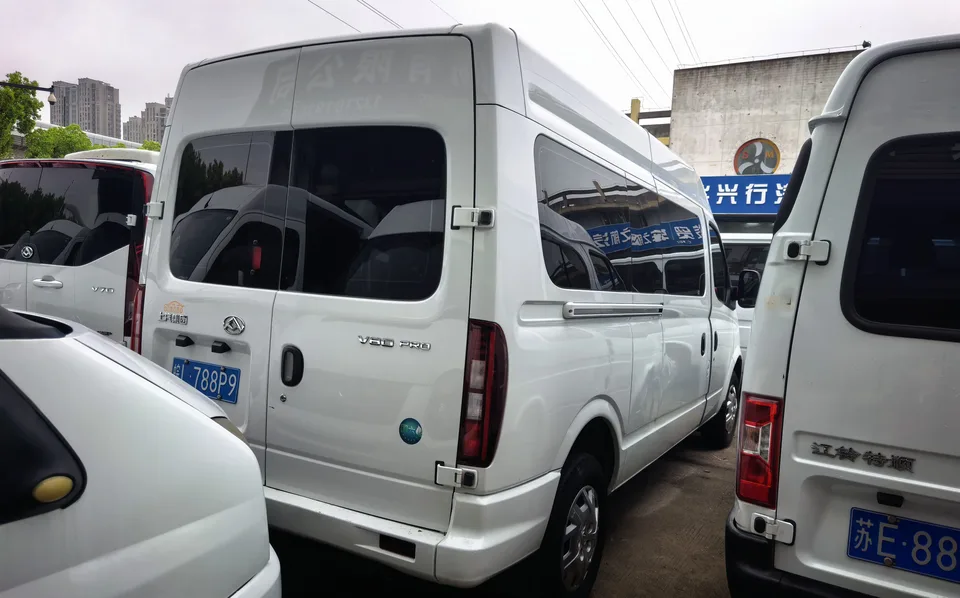 Datong Xintu V80 Xintu V80 2024 PRO 2.0T Manual Aoyuntong Long Axis High Top 147Ps 6-9 Seats 2024 — миниатюра 4