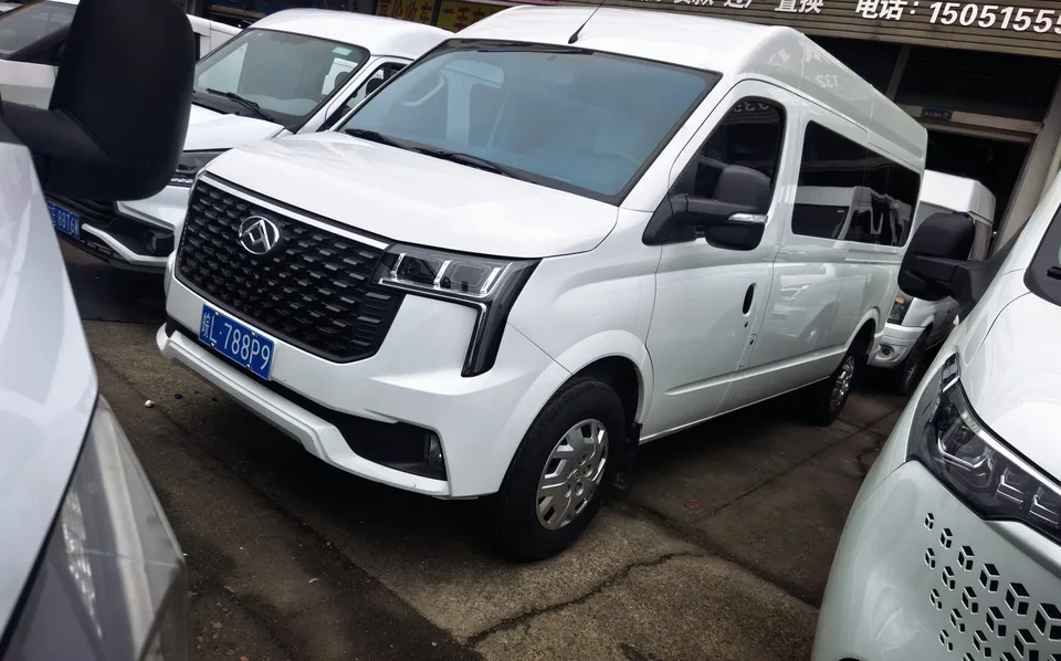 Datong Xintu V80 Xintu V80 2024 PRO 2.0T Manual Aoyuntong Long Axis High Top 147Ps 6-9 Seats 2024 — фото 1, купить с доставкой в Москву