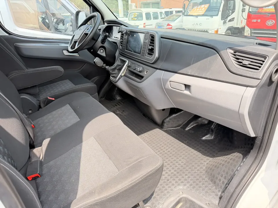 Datong Xintu V80 Xintu V80 2024 PRO 2.0T manual Aoyuntong long axis mid-top 147Ps 6-9 seats 2024 — thumbnail 5