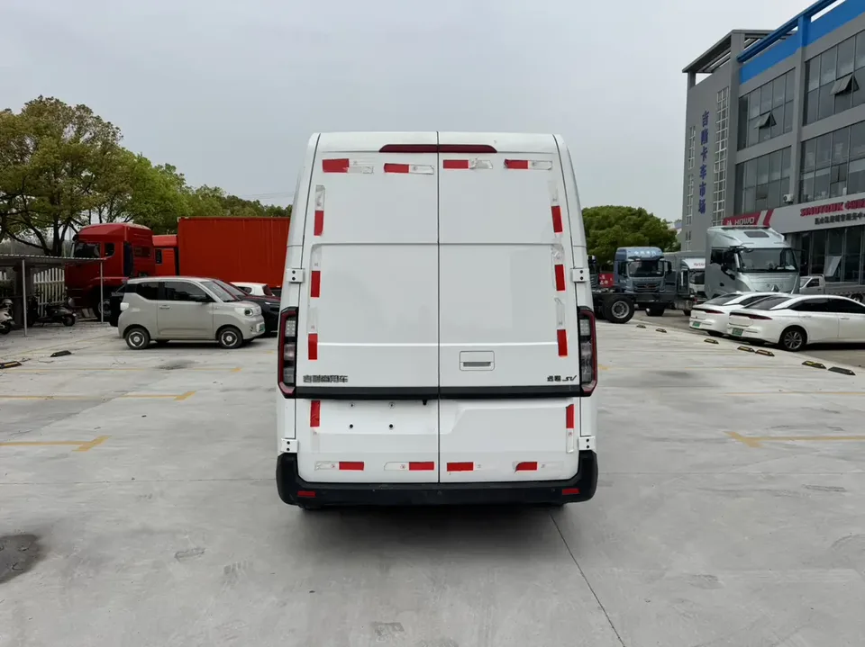 Remote Super VAN Yucheng Edition mid-axle high roof 66kWh 2025 — миниатюра 2