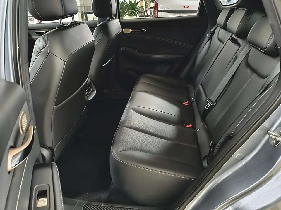 Baojun Yunhai PHEV model 140km plug-in hybrid version 2024 — миниатюра 4