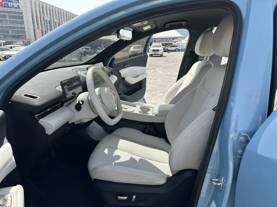 Baojun Yunhai PHEV model 140km plug-in hybrid version 2025 — миниатюра 3