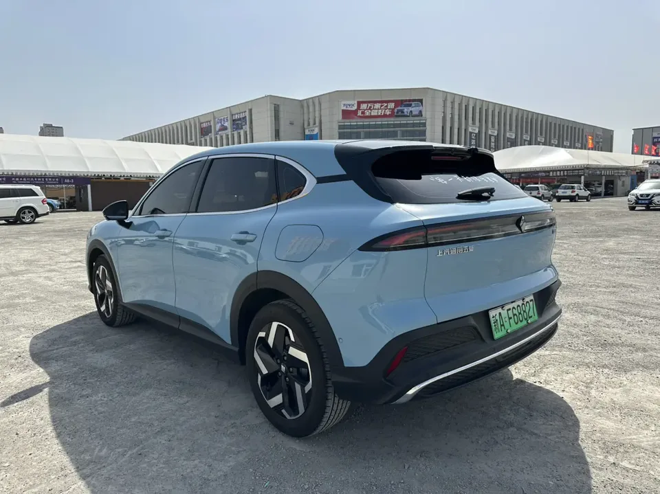 Baojun Yunhai PHEV model 140km plug-in hybrid version 2025 — миниатюра 4