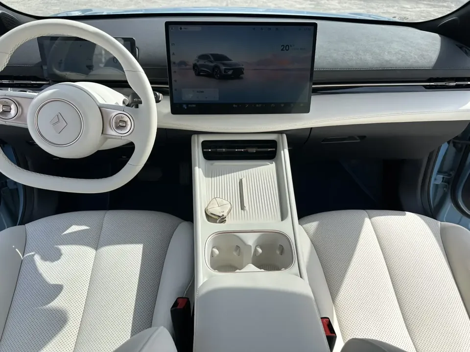 Baojun Yunhai PHEV model 140km plug-in hybrid version 2025 — миниатюра 5