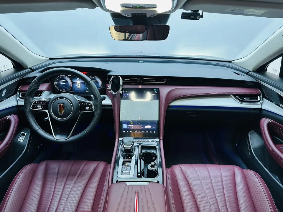 Hongqi H5 Hongqi H5 2025 2.0T Automatic Flagship 500,000 Commemorative Edition 2025 — миниатюра 4