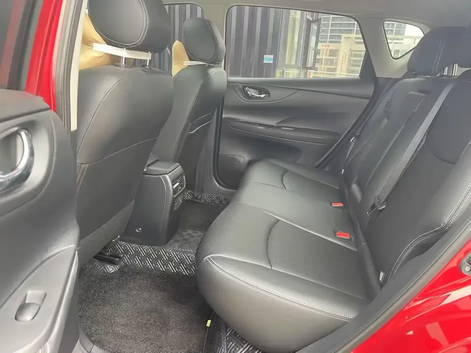 Nissan Tiida Tiida 2024 1.6L CVT cool version 2025 — миниатюра 3