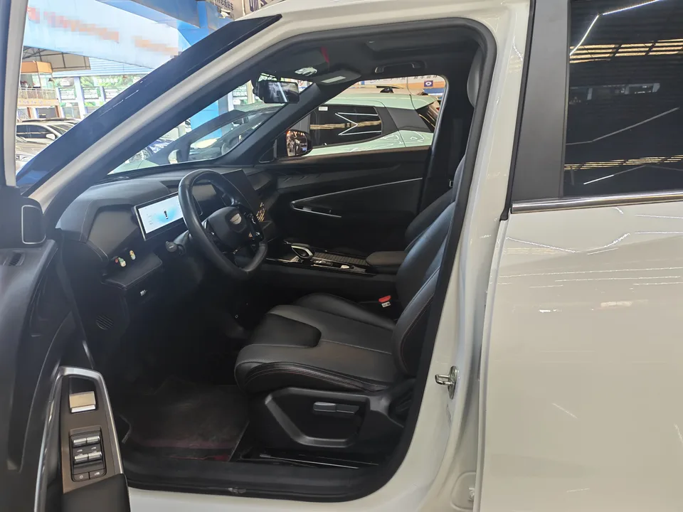 Geely Atlas Boyue 2024 1.5TD Dragon Edition 2024 — thumbnail 5