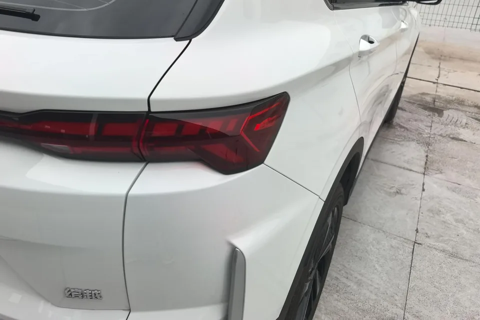 Geely Coolray SX11 Binyue 2025 Binyue L 1.5TD DCT Star Edition 2025 — миниатюра 5