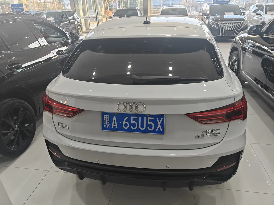 Audi Q3 SPORTBACK Audi Q3 Sportback 2022 40 TFSI RS Kit Burning Speed Type 2023 — миниатюра 4