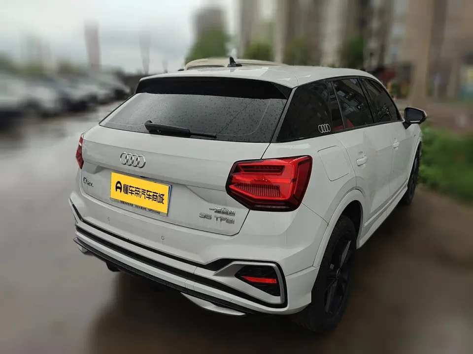Audi Q2L Audi Q2L 2024 35 TFSI aggressive and dynamic model 2024 — миниатюра 4
