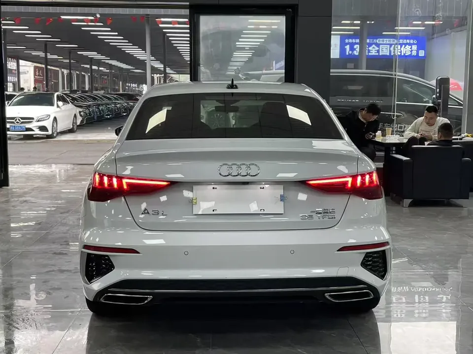 Audi A3 A3L Limousine 35 TFSI Fashion Sports 2022 — миниатюра 2