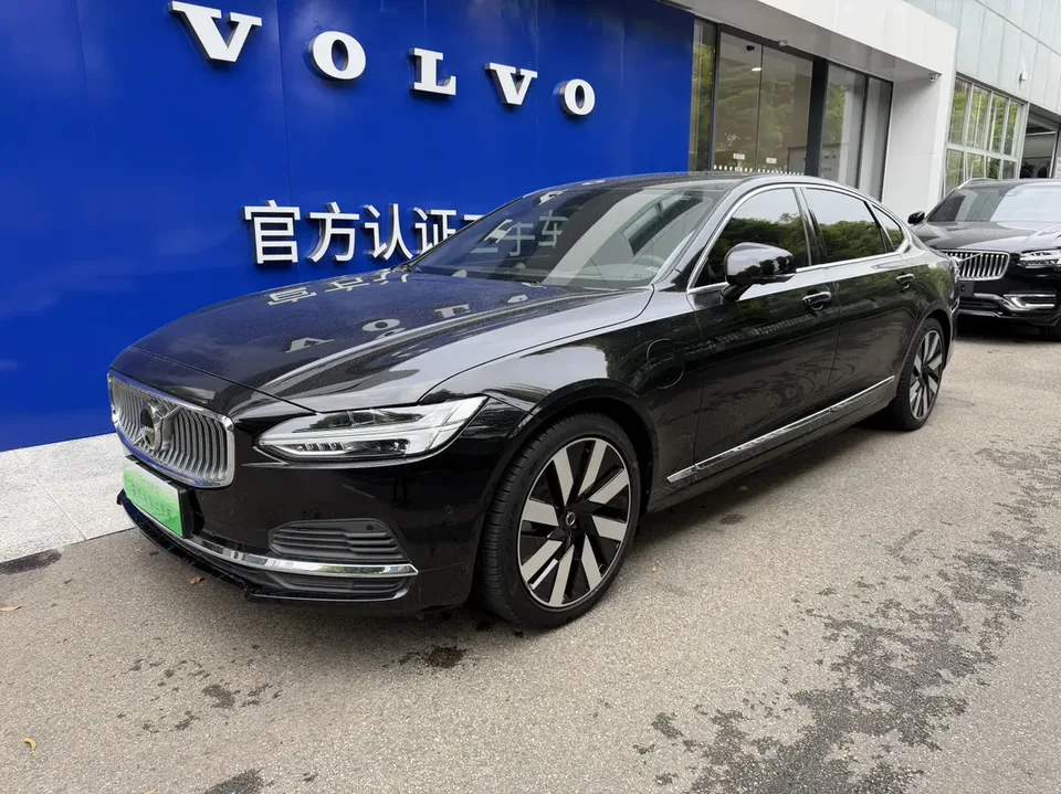 Volvo S90 plug-in hybrid Volvo S90 PHEV 2024 T8 4WD Long Range Zhiya Deluxe Edition 2024 — фото 1, купить с доставкой в Москву