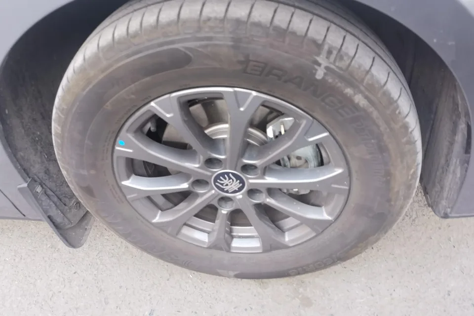 BYD Qin L DM Intelligent Driving Edition DM-i 80KM Leading Edition 2025 — миниатюра 4