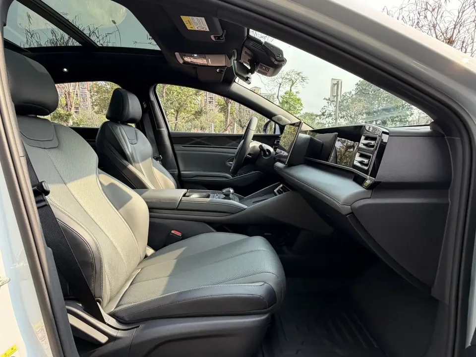 BYD Qin L DM DM-i 120KM Leading Model 2025 — миниатюра 3